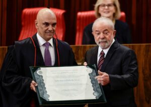 Lula janta com ministros do STF após ataque de Trump a Moraes